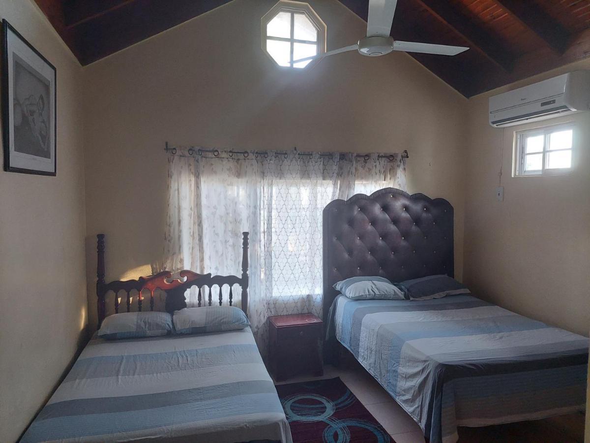 Dancehall Hostel Kingston Luaran gambar