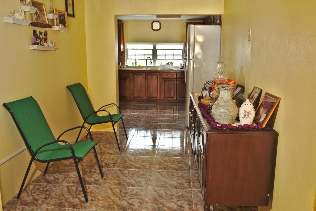 Dancehall Hostel Kingston Luaran gambar